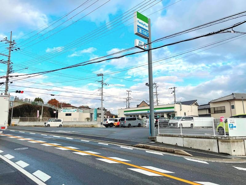 ファミリーマート 大津黒津店